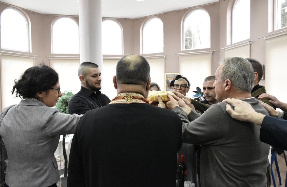 Сечењем славског колача и културно-уметничким програмом, Дом ученика средњих школа у Прокупљу свечано је прославио Савиндан